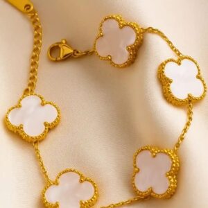 White Clover Elegance Armband